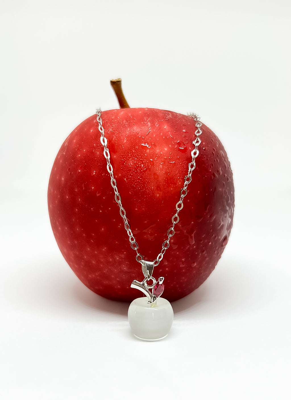 INVISIBLE APPLE NECKLACE