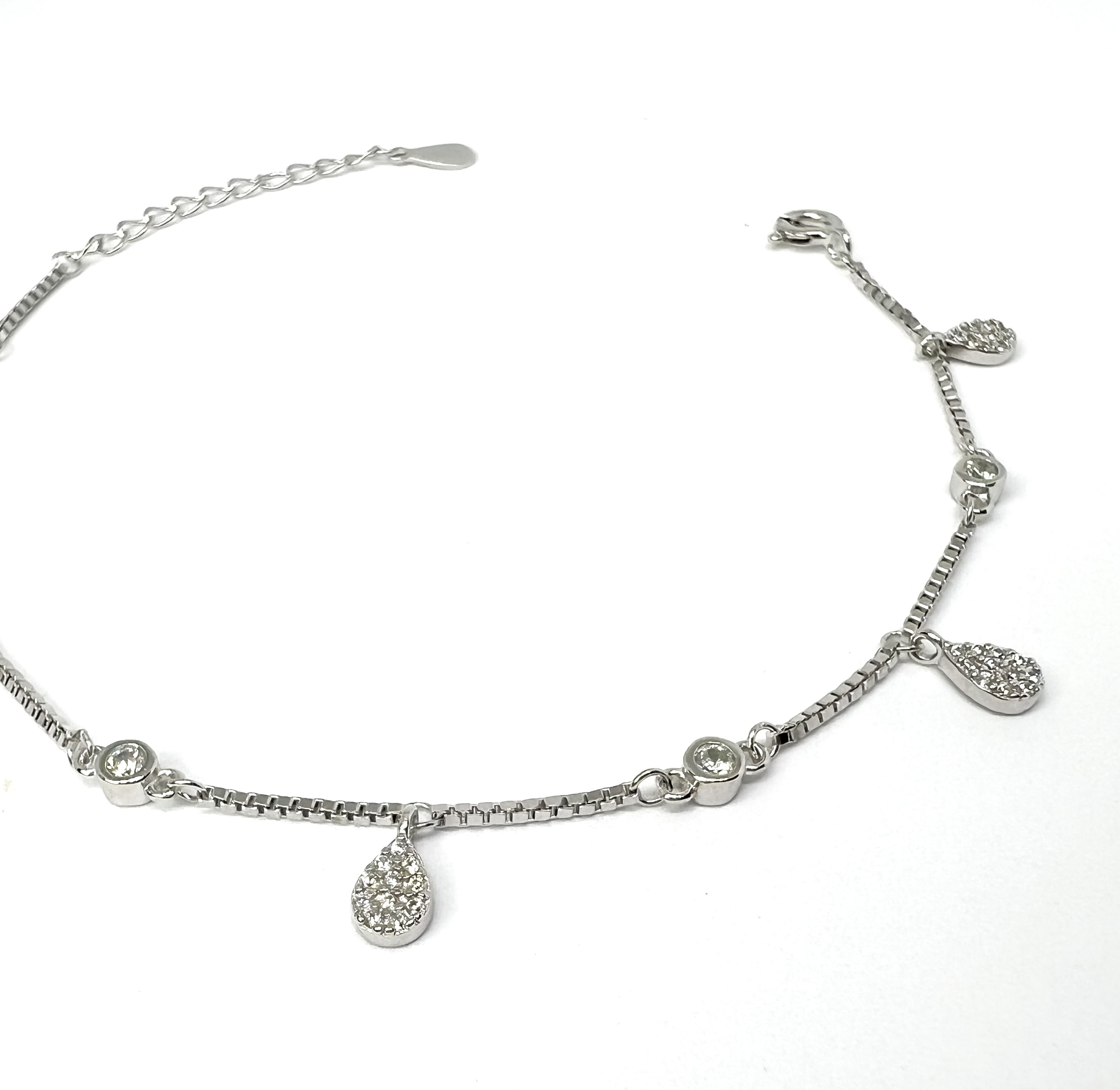 DROP CHARM BRACELET