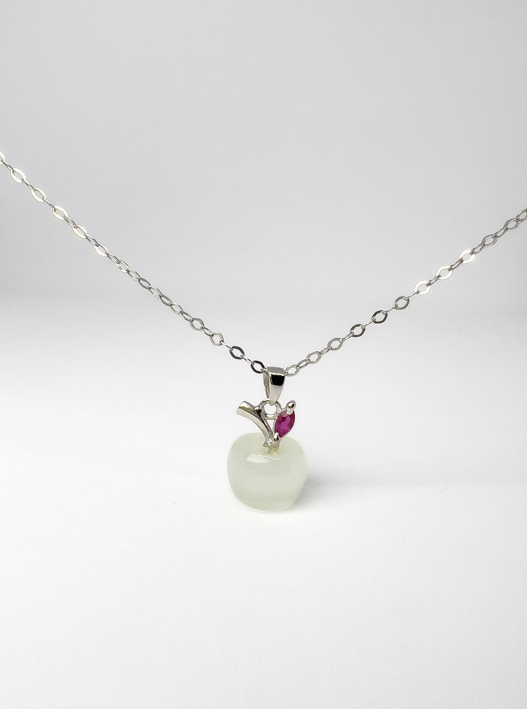 INVISIBLE APPLE NECKLACE